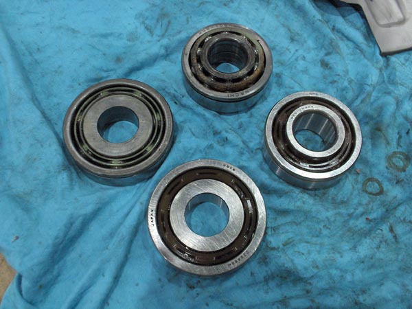 Comparing new and old bearings