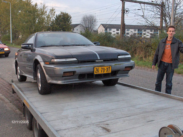 Loading the Toyota Corolla AE92 GT-S on a trailer