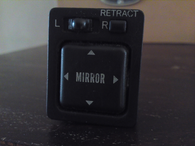 Mirror switch